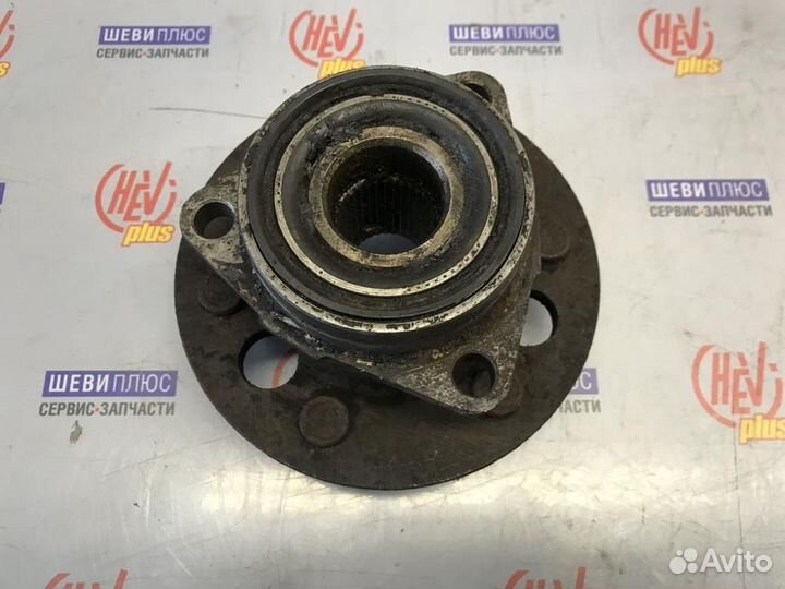 Ступица передняя, правая Cadillac Escalade