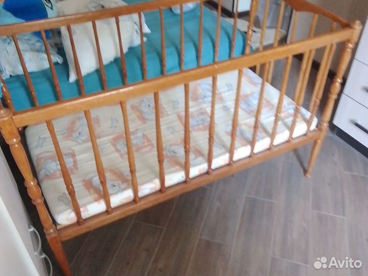 Детская кроватка