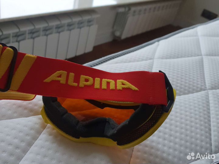 Горнолыжные очки Alpina