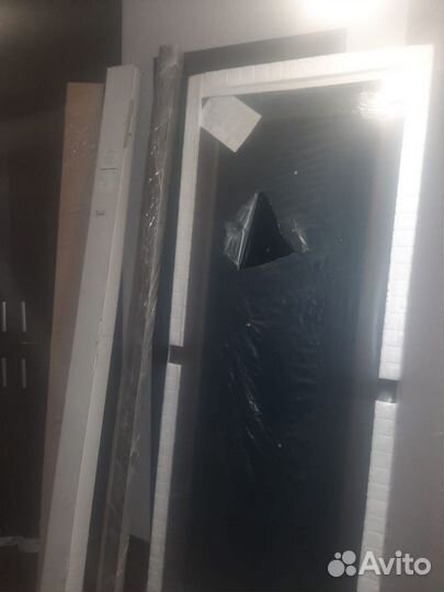 Двери межкомнатные с коробкой новые