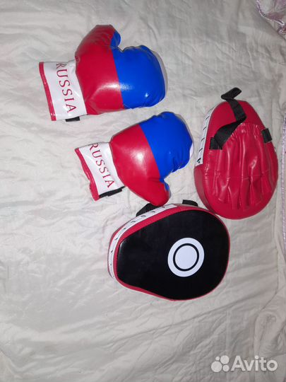 Боксерский мешок, крепление, перчатки, лапы