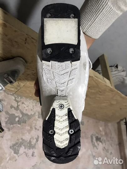 Горнолыжные ботинки