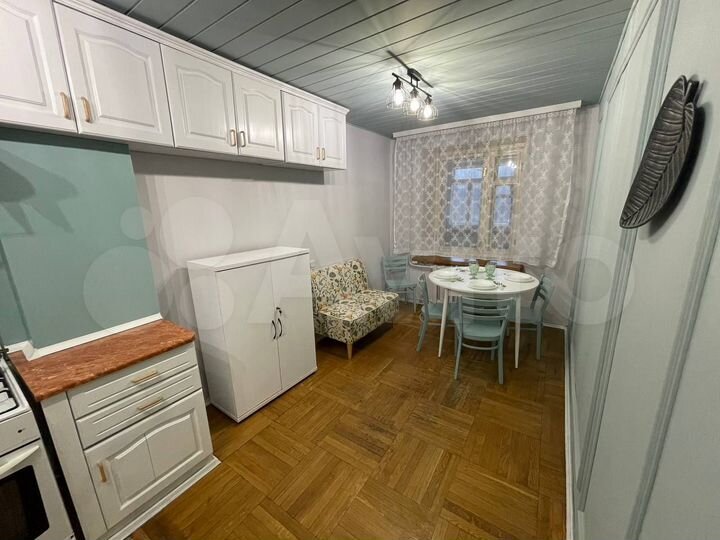 4-к. квартира, 100 м², 5/10 эт.