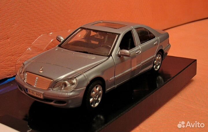 Mодель maisto Mercedes-Benz. М1/24 N34-1