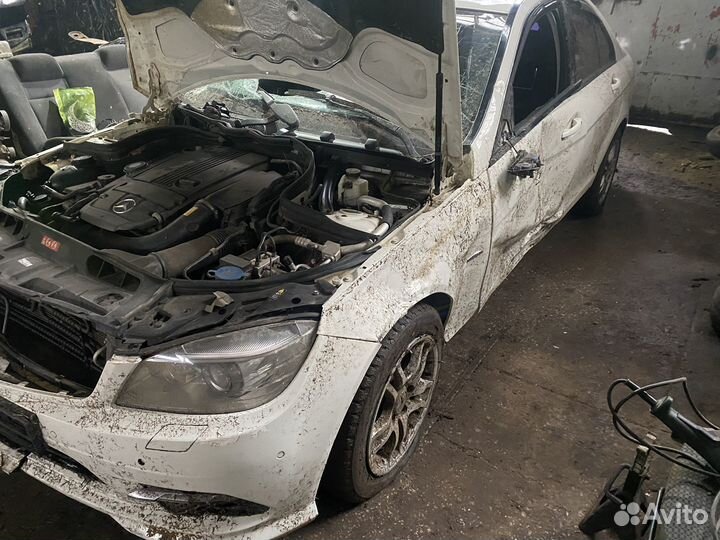 В полном разборе Mercedes c180 CGI 2010г