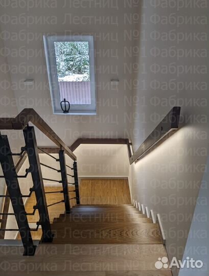 Лестница на металлическом каркасе