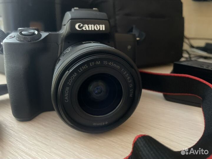 Беззеркальный фотоаппарат Canon EOS M50