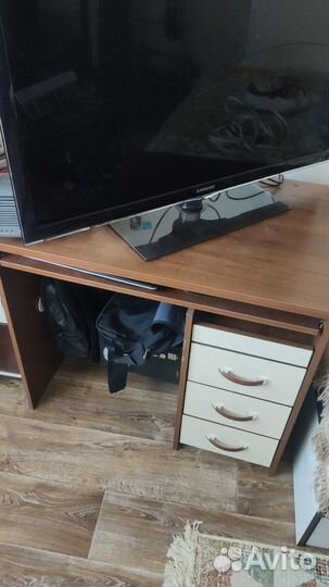 Письменный стол