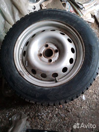 Зимняя резина+диски 4 шт от Kia Rio