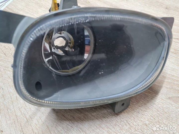 Фара противотуманная передняя левая Volvo S80