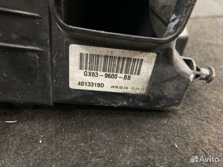 Корпус воздушного фильтра левый Jaguar F-Pace X761