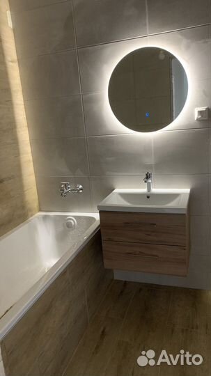 Укладка кафельной плитки и кварцвенила