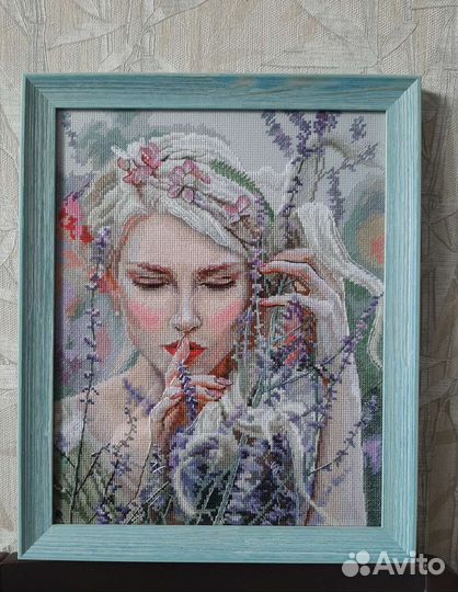 Картина, вышитая крестом (готовая работа)