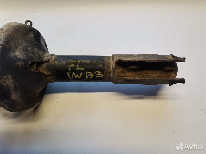 Стойка передняя Volkswagen Passat B3