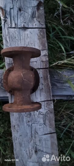 Тройник чугуннй