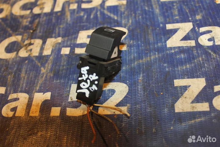 Кнопка стеклоподъемника Фольксваген Джетта 6