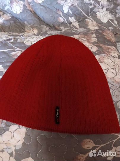 Шапка Nike красная зимняя