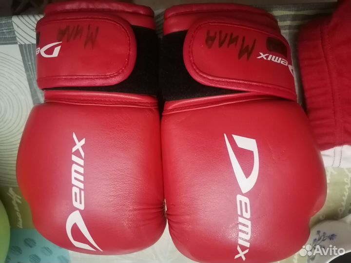 Боксерские перчатки remix и шорты