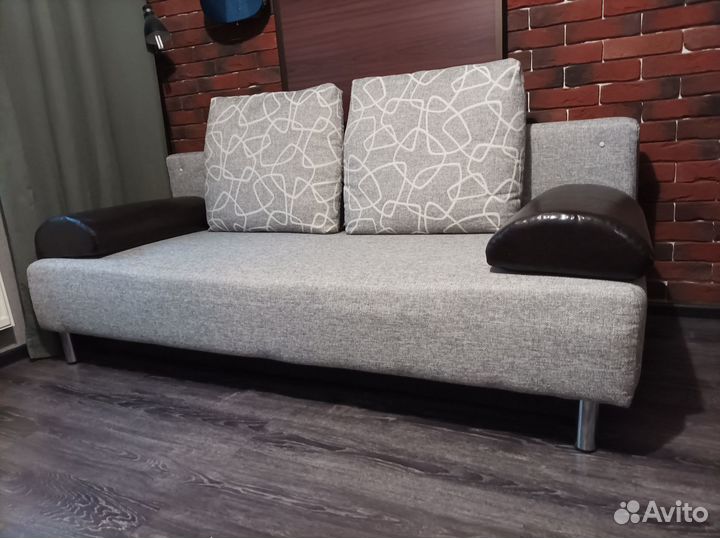 Диван раскладной прямой