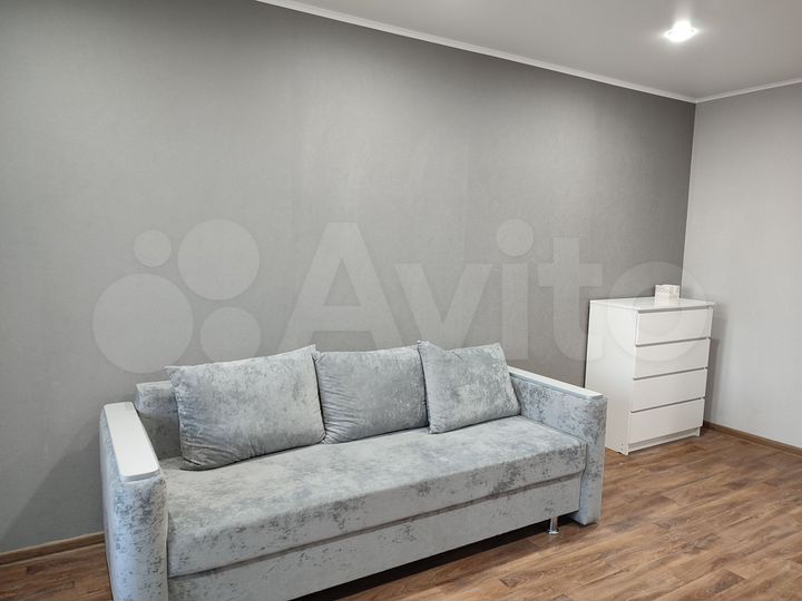 2-к. квартира, 50 м², 3/9 эт.
