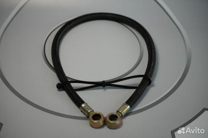 Трубка отвода топлива от