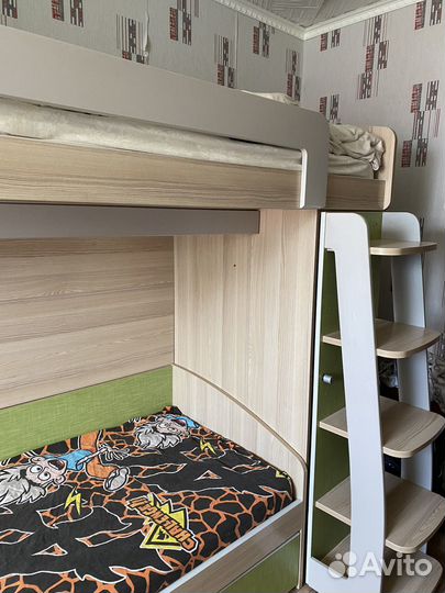 Мебельный гарнитур в детскую