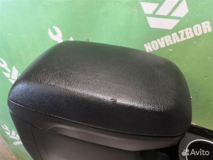 Подлокотник Хендай i30 12-17