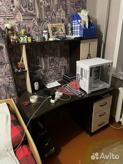 Компьютерный стол