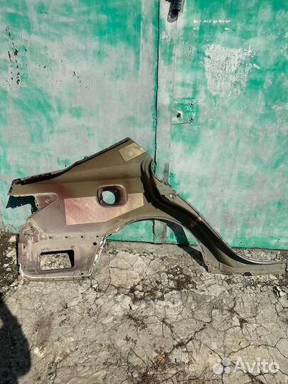 Крыло Lexus es250