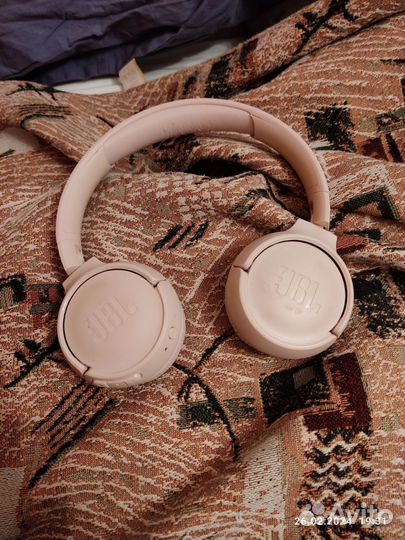 Bluetooth-гарнитура JBL tune 570BT розовый