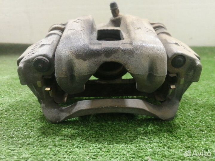 Суппорт задний правый Toyota Land Cruiser Prado