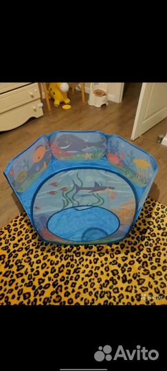 Детский сухой бассейн с шарами