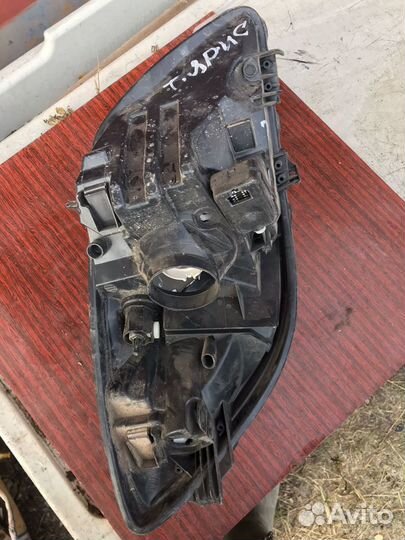 Фара правая, Toyota (Тойота) -yaris (05