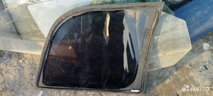 Левая форточка глухая mercedes w414