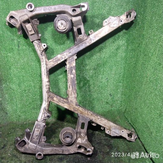 Переднии подрамник BMW E39