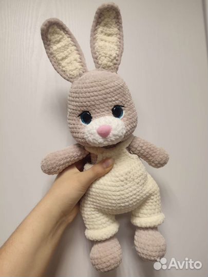 Зайка плюшевый