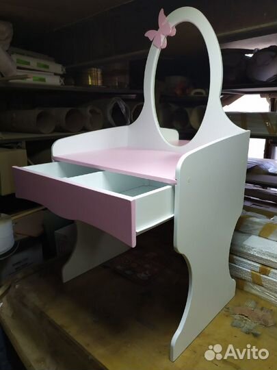 Детский столик