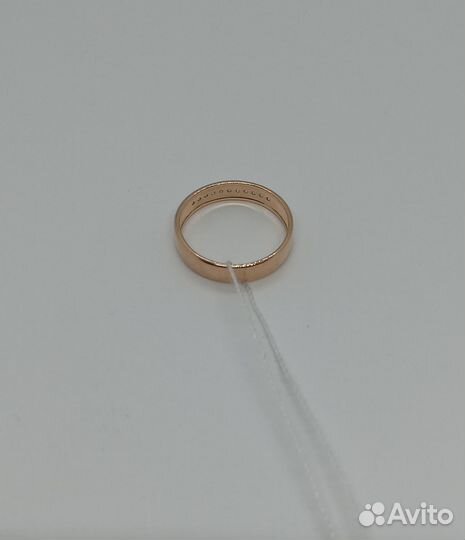 Золотое обручальное кольцо с камнем 16,5р