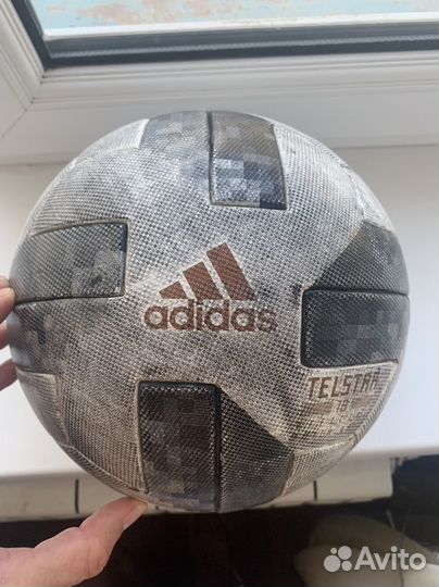 Футбольный мяч adidas telstar fifa 2018