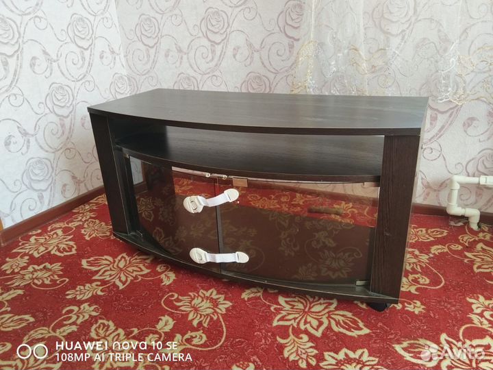 Продам тумбу под телевизор