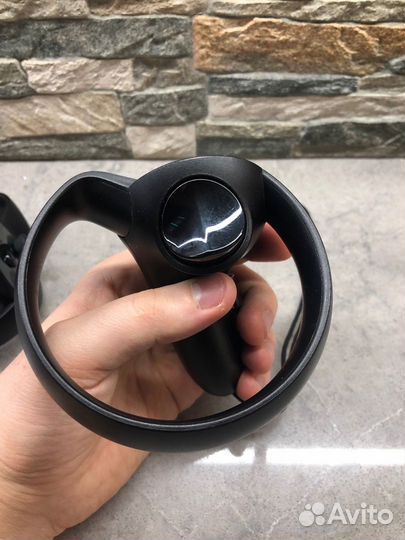 Новые Контроллеры Oculus Touch для Rift и Quest