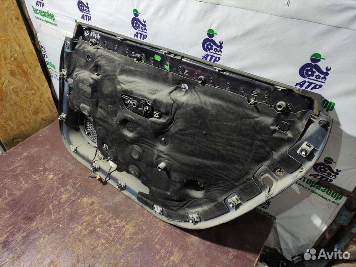 Обшивка двери задней левой Audi A8 D3