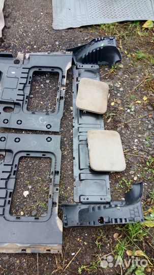 Пластик салона Рено Сценик 2