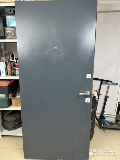 Дверь входная железная бу от застройщика