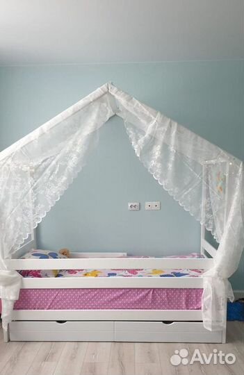 Детская кровать домик
