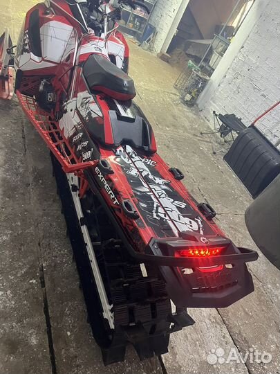 SKI-DOO summit X expert 850 E-TEC 154