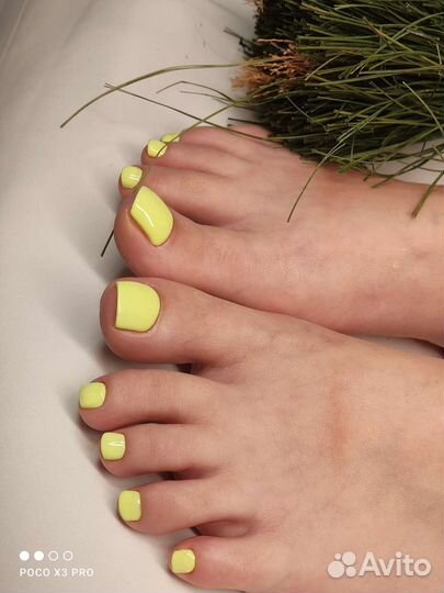 Маникюр с покрытием гель-лаком