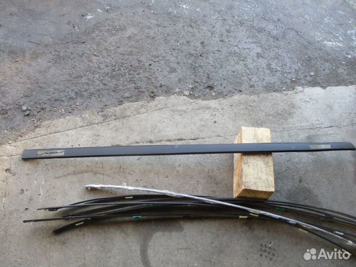 Молдинг крыши левый Renault Koleos 1