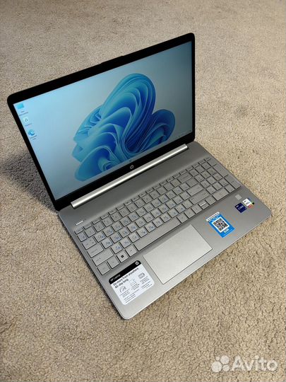 Ноутбук HP 15-dy2172wm Core i7