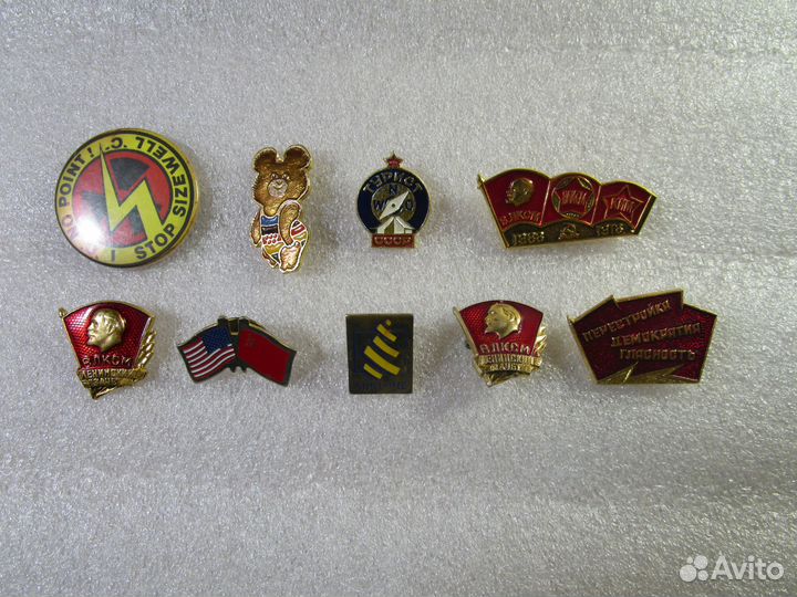 Остатки коллекции значков